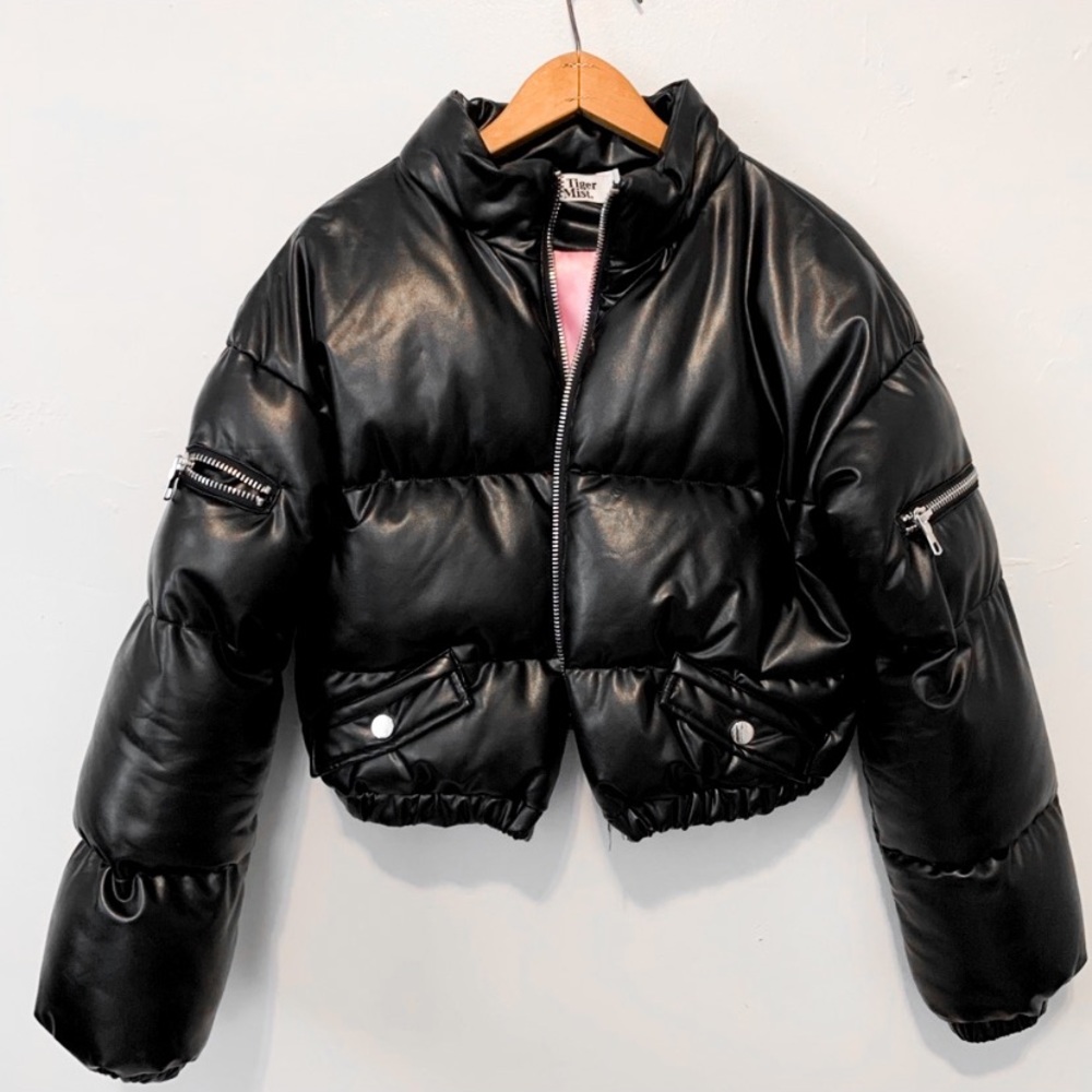 *SOLD* Cropped Black Puffer Jacket - Picture 4 of 8